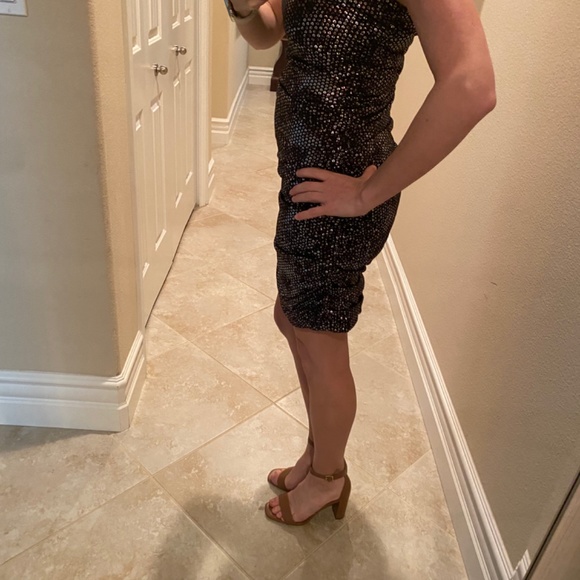 Dress - Picture 2 of 2
